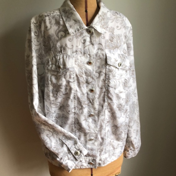 Lucy and Laurel Linen Crop Jacket White Grey - Picture 3 of 15